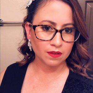 Meet your Posher, Noraida